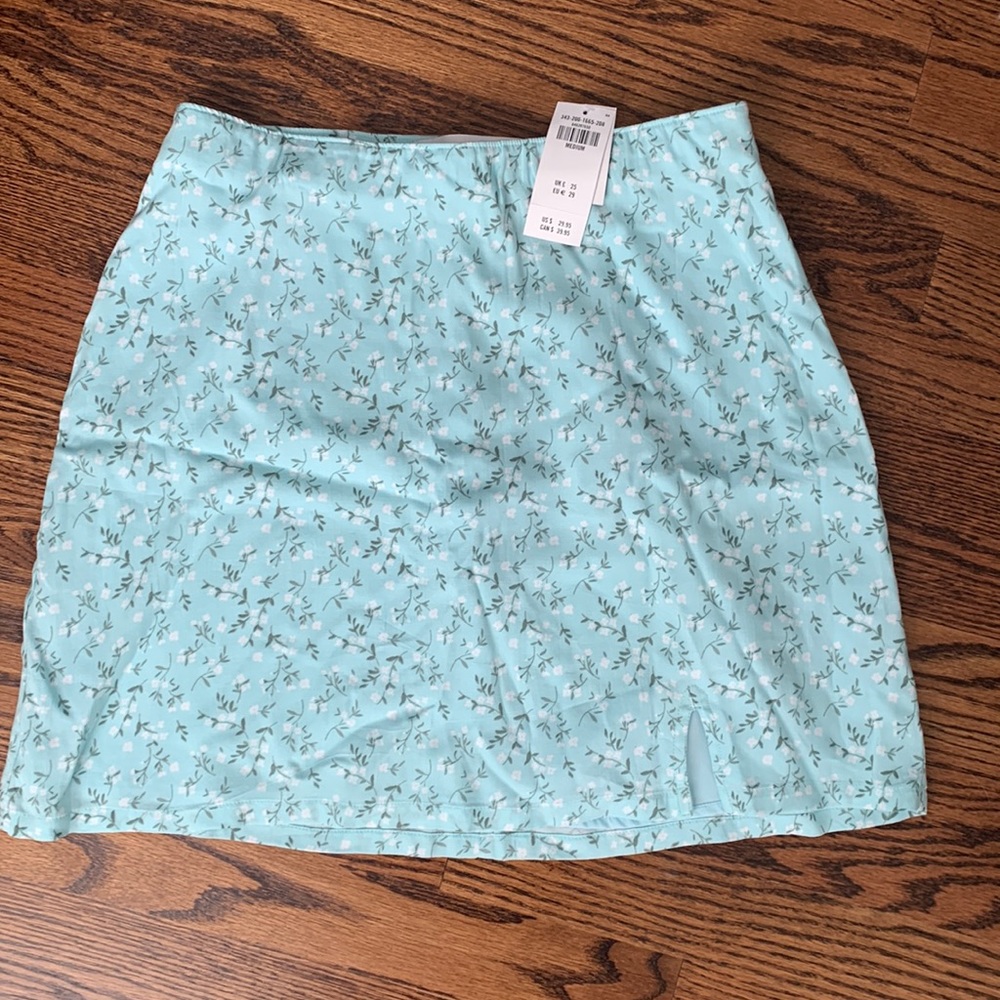 NWT H&M floral skirt size medium
